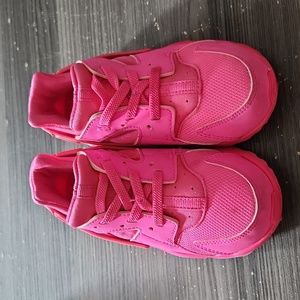(2) Pair Nike Haracha (pink Pair (10c) Blue Pair (9c)